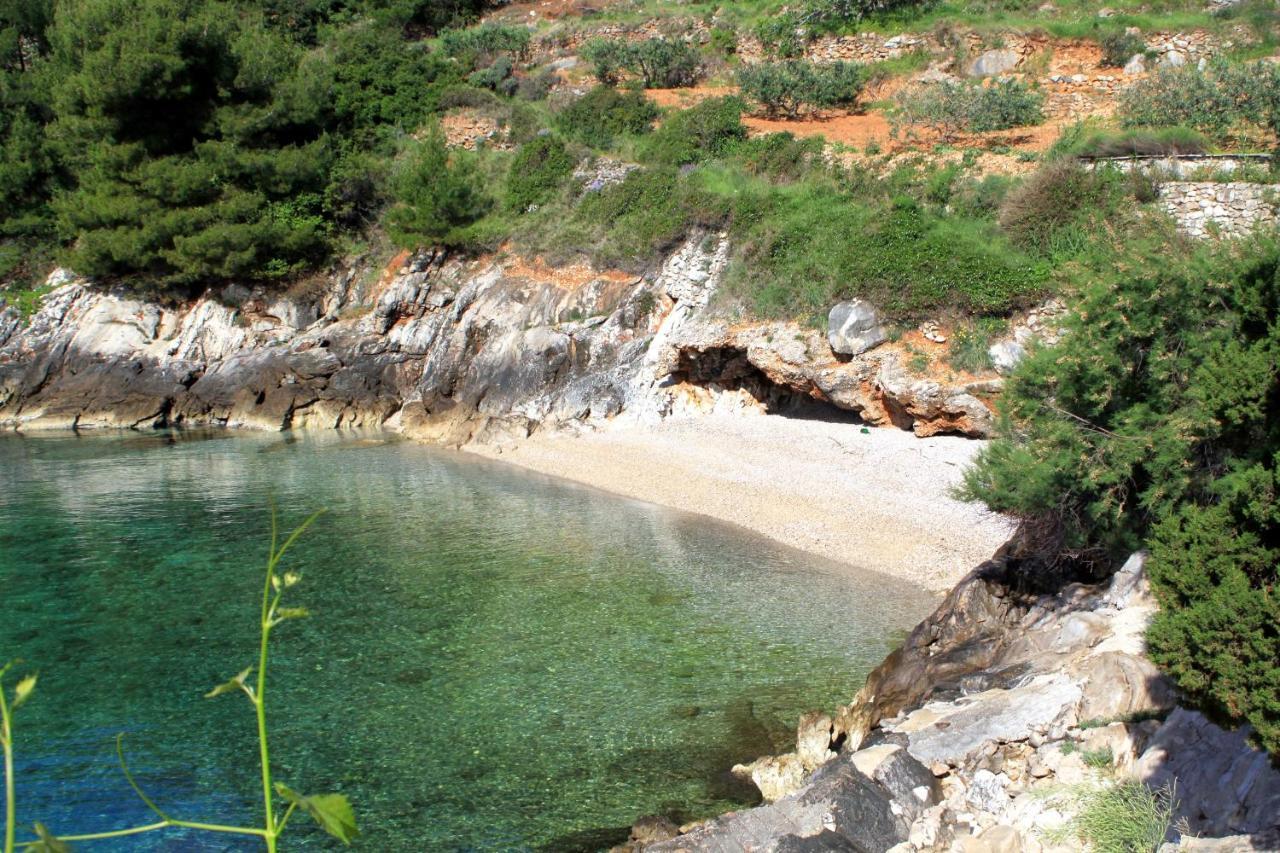 Seaside Secluded Apartments Cove Tvrdni Dolac, Hvar - 12655 Gdinj Bagian luar foto