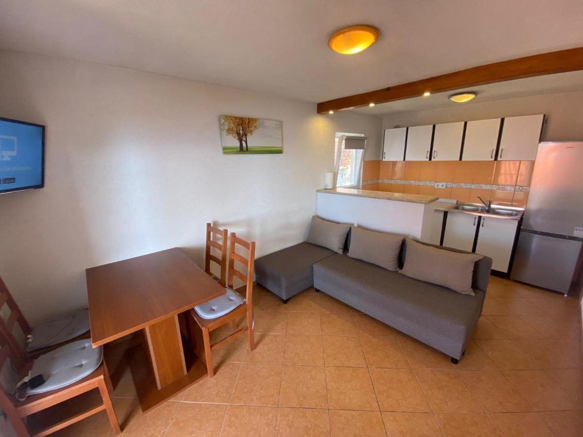 Seaside Secluded Apartments Cove Tvrdni Dolac, Hvar - 12655 Gdinj Bagian luar foto