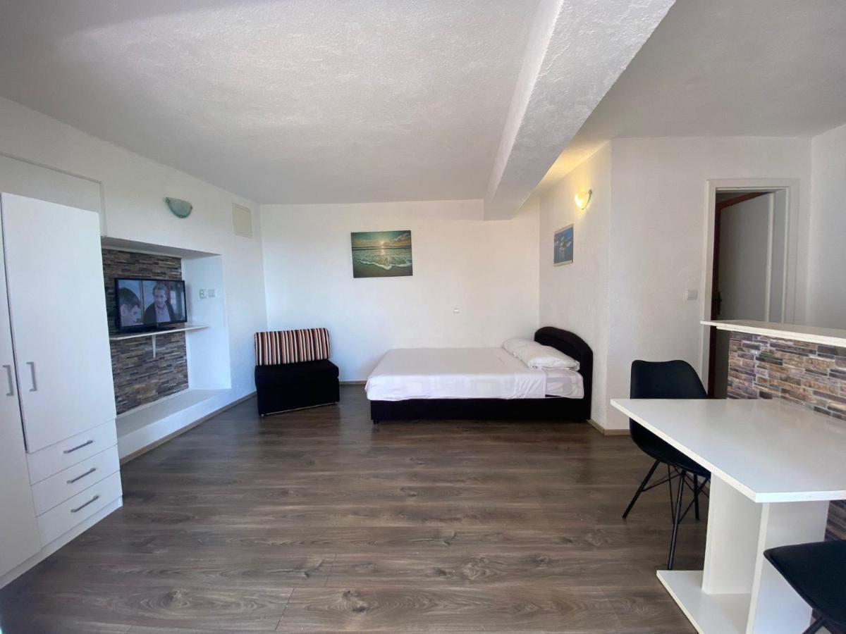 Seaside Secluded Apartments Cove Tvrdni Dolac, Hvar - 12655 Gdinj Bagian luar foto